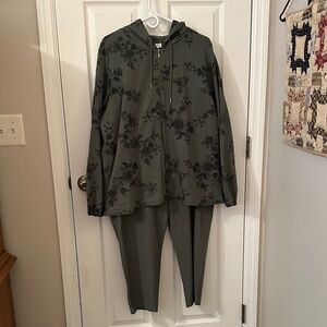 J. Jill Fit Dark Green Hoodie and pants ( 2 pieces )